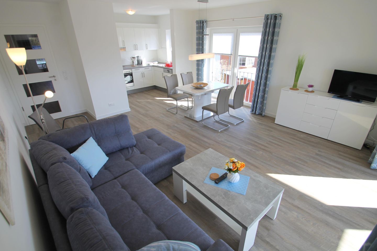 TV, table tennis, stereo