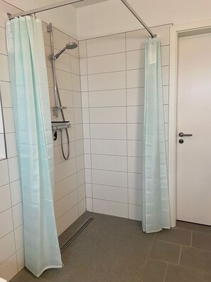 Unclassified image, 3 of 18, button