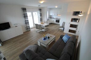 Unclassified image, 3 of 18, button