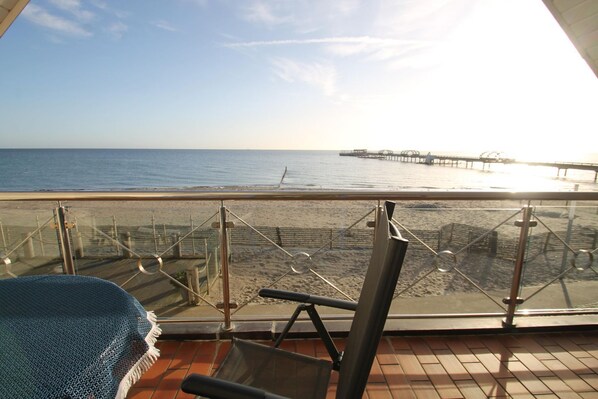 Unclassified image, 1 of 11, button