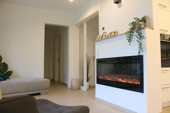 Unclassified image, 1 of 14, button