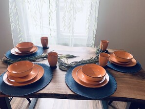 Dining - Earthy Hobbit Home w/ Privacy & Serenity - Near Wheaton College & Downtown (Wheaton)