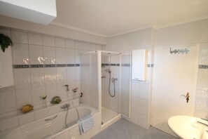 Chuveiro, secador de cabelo