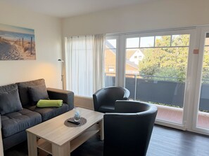 TV, ping pong, stereo