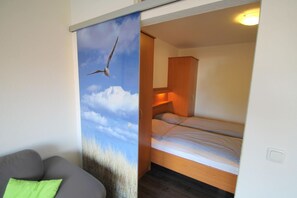 Unclassified image, 2 of 15, button