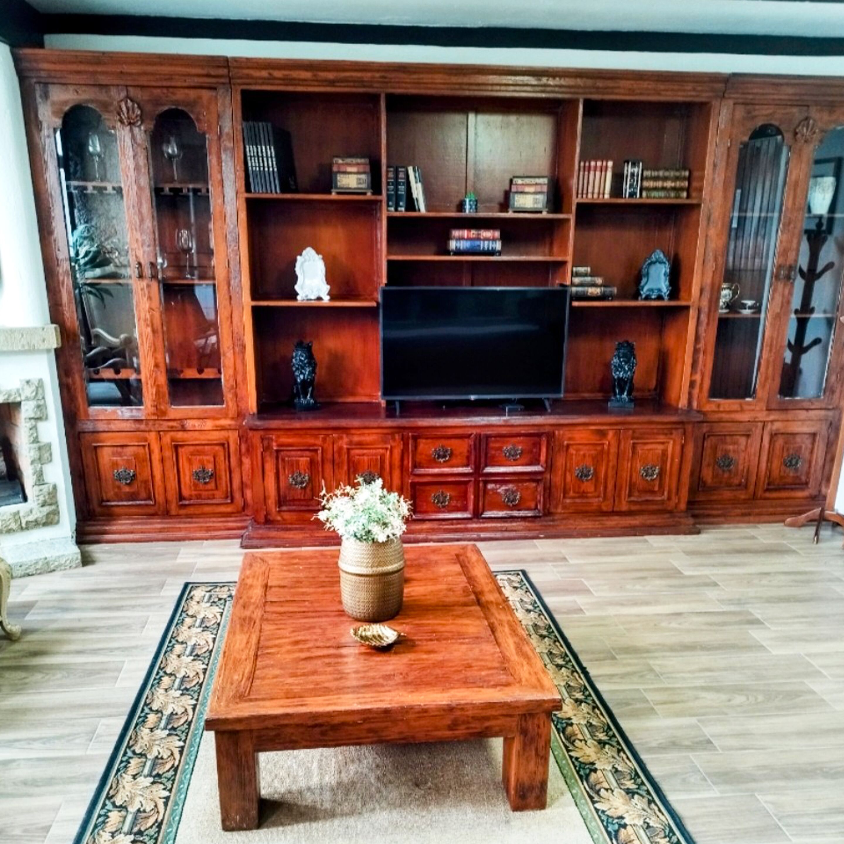 presidential room | 1 bedroom, individually decorated, desk, laptop workspace