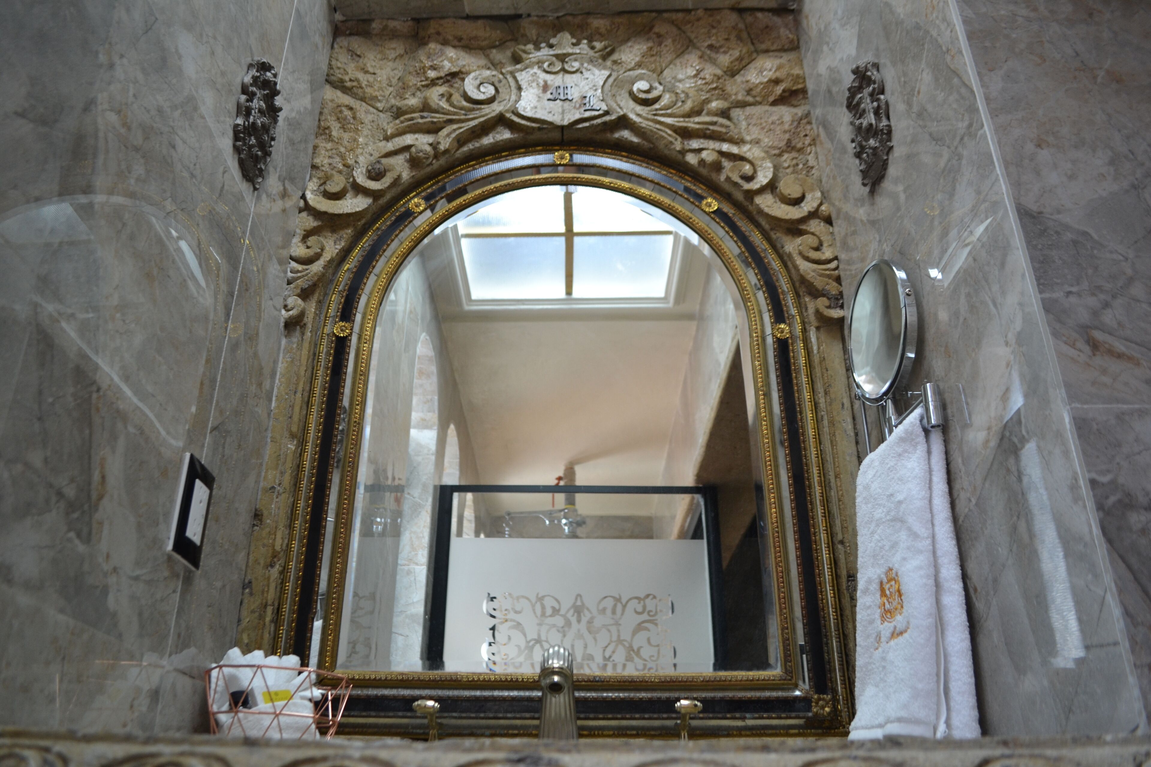 exclusive double room | 1 bedroom, individually decorated, desk, laptop workspace