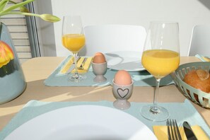 Unclassified image, 2 of 19, button