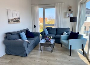 Unclassified image, 5 of 19, button