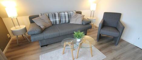 TV, table tennis, stereo