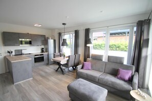 Unclassified image, 2 of 17, button