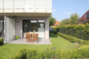 Unclassified image, 4 of 17, button