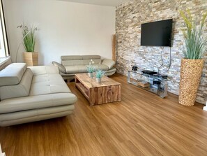 TV, DVD player, table tennis, stereo