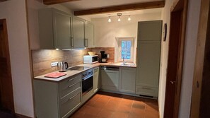 Unclassified image, 4 of 19, button