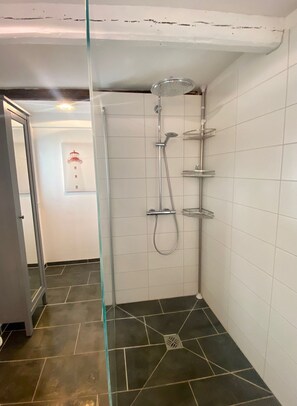 Unclassified image, 4 of 31, button