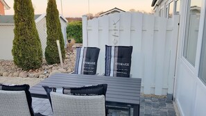 Unclassified image, 3 of 24, button