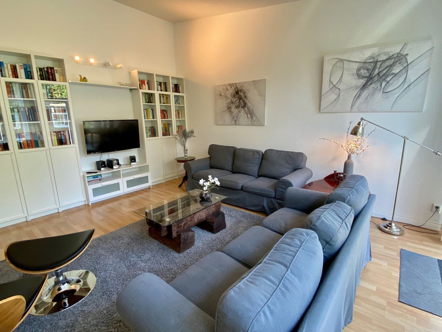 TV, table tennis, stereo