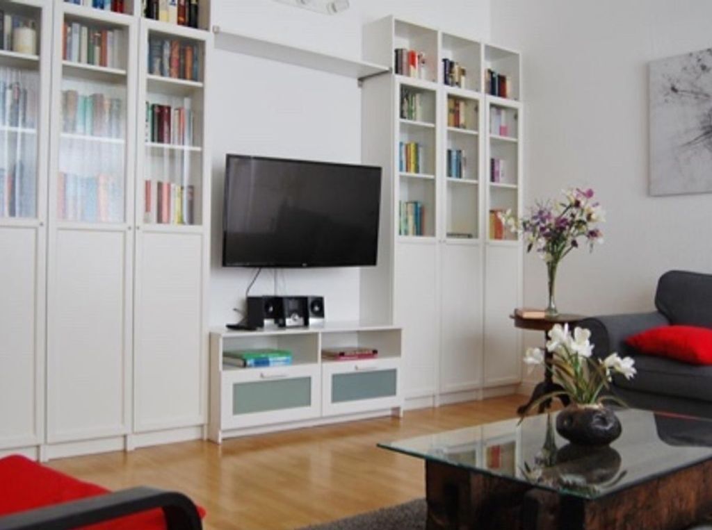 TV, table tennis, stereo