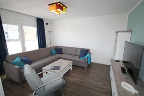 TV, bordtennis og stereoanlegg