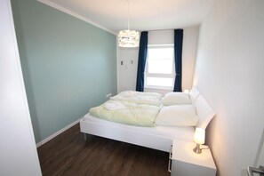 3 bedrooms, iron/ironing board, WiFi