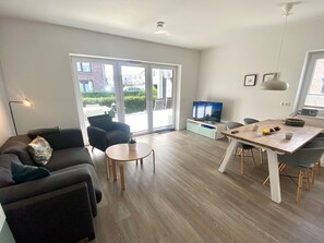 Unclassified image, 5 of 16, button