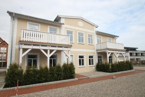 Exterior - 1021- Strandzeit - Alte Da(h)me - New - Standzeit - Die Alte Dahme - New 1021 (Dahme)