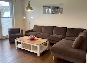 TV, bordtennis og stereoanlegg