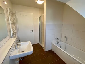Shower, hair dryer - 1390- Annina 4 - House Annina in Dahme 1390 (Dahme)