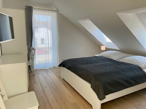 2 Schlafzimmer, Schreibtisch, WLAN