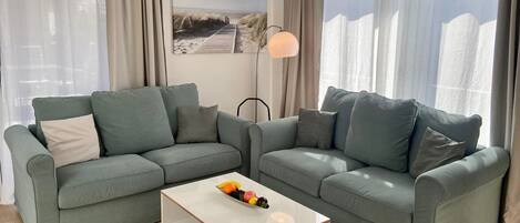 Televisión, tenis de mesa y estéreo