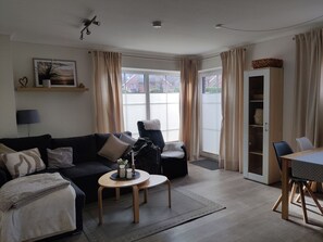 TV, table tennis, stereo