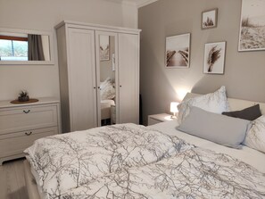 2 bedrooms, in-room safe, iron/ironing board, WiFi