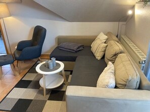 Unclassified image, 5 of 28, button