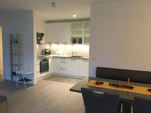 Unclassified image, 5 of 24, button