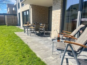 Unclassified image, 4 of 24, button