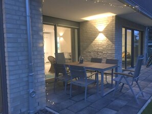 Unclassified image, 3 of 24, button