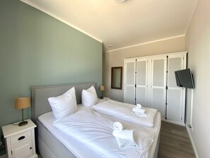 2 Schlafzimmer, Schreibtisch, WLAN