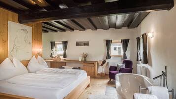 6 bedrooms, iron/ironing board, free WiFi, bed sheets