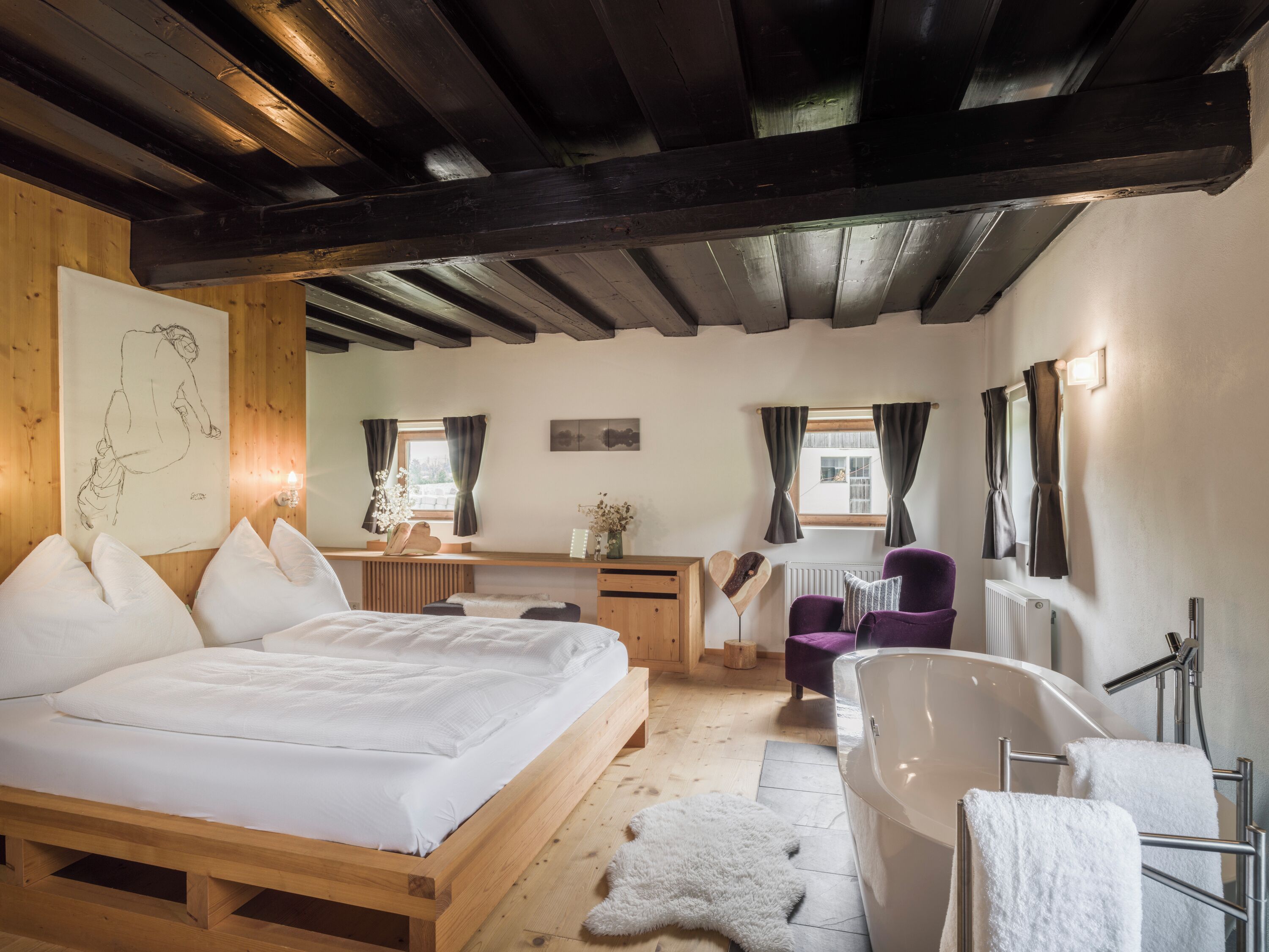 6 bedrooms, iron/ironing board, free WiFi, bed sheets