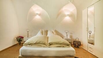 6 camere, ferro/asse da stiro, Wi-Fi gratuito, lenzuola