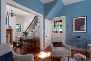 Interior - Brisbane House: Historic Stone House & Adjoining "Summer Kitchen" Bedrooms (Arena)