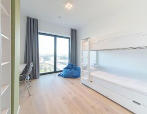 2 habitaciones, escritorio y internet gratis 
