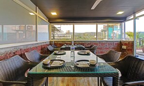 Restaurant - Treebo Berry Hill Venna Lake, 3 Km From City Center (Mahabaleshwar)