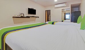 Deluxe Double Room - Treebo Berry Hill Venna Lake, 3 Km From City Center (Mahabaleshwar)