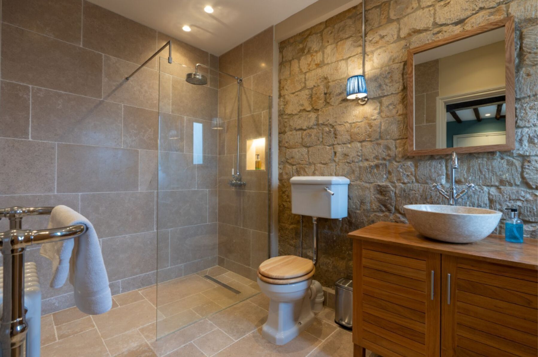 Combined shower/bathtub