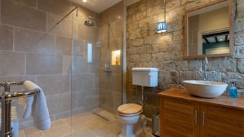 Combined shower/bathtub