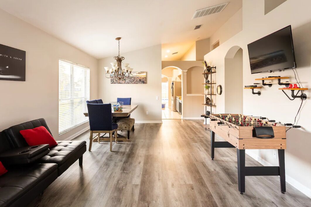 Cheerful 4 Bedroom Paradise With Pool And Hot Tub - 리버뷰