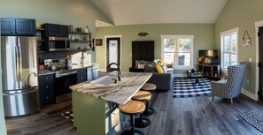 Fridge, microwave, oven, stovetop - Secluded, Mountain View, Hot Tub, Dahlonega, Wineries & Hiking (Dahlonega)