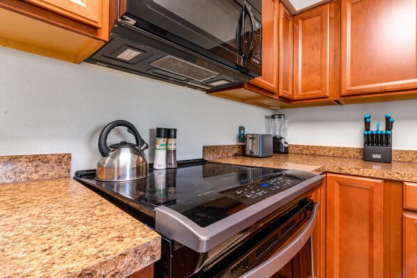 Private kitchen - Mins to the beach🏝 Spacious & Peaceful🌞Family Friendly☺️ Wifi (Mary Esther)