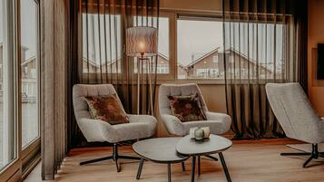 Een televisie en een dvd-speler